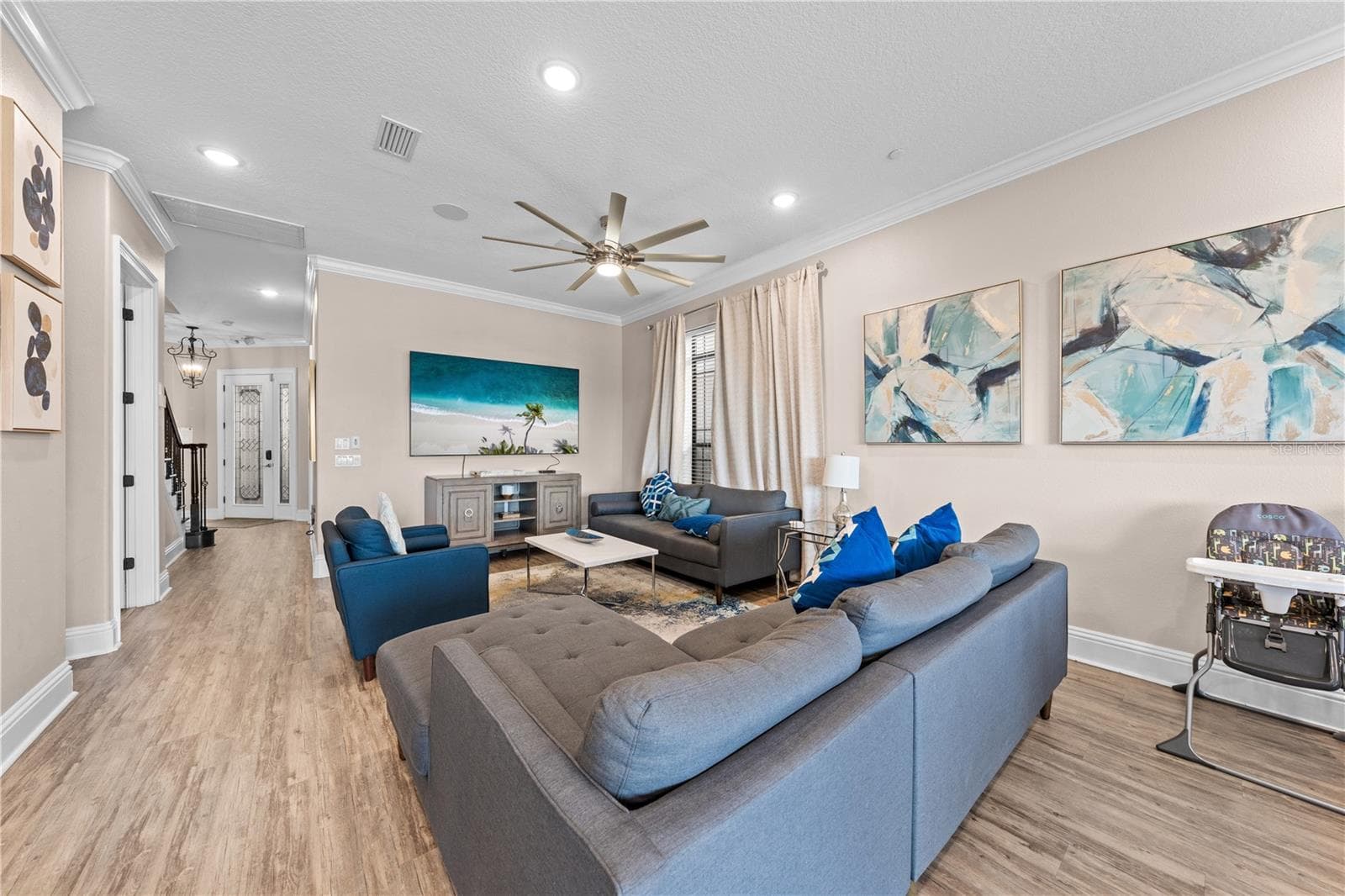 living room - 785 GOLDEN BEAR DR, REUNION