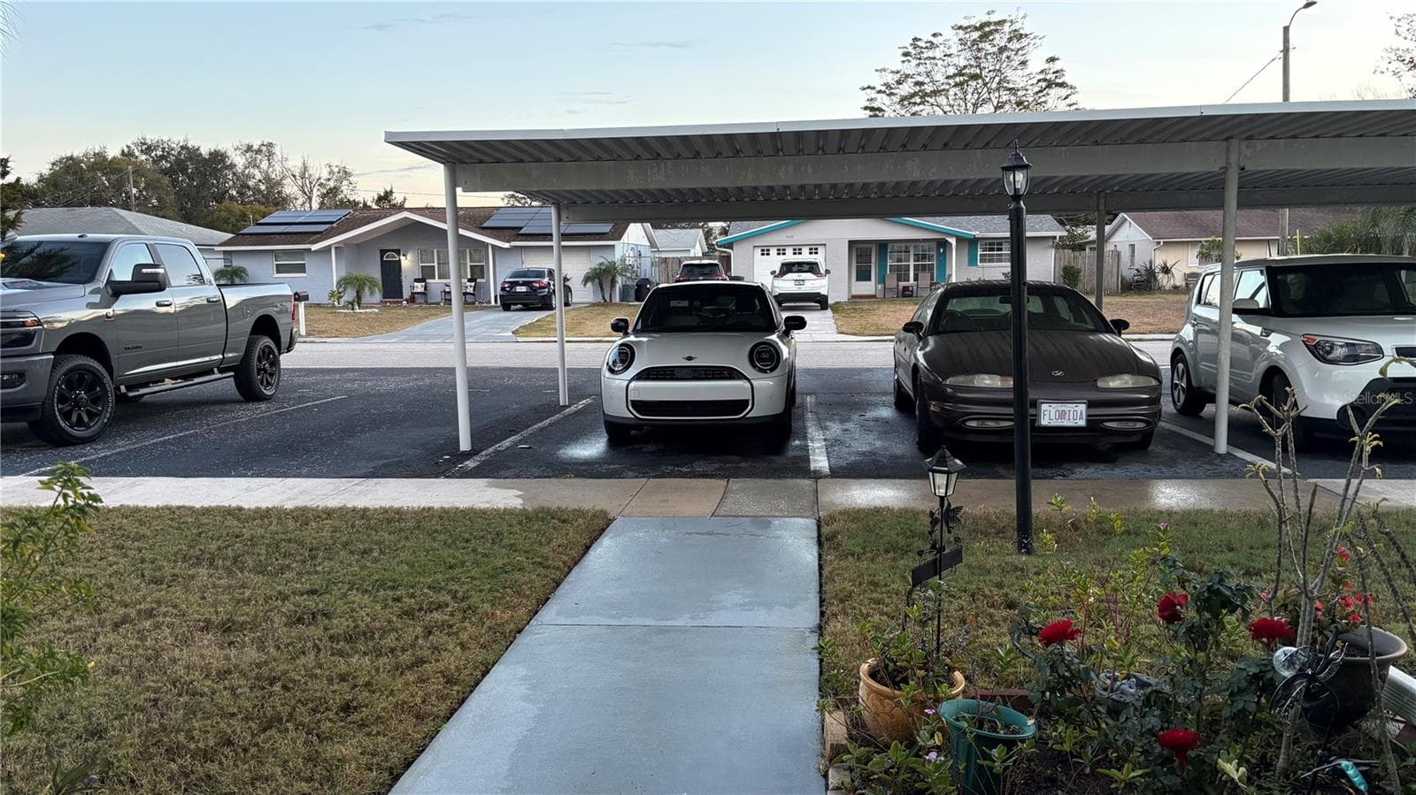 Condominium at 5433 PALM DR, NEW PORT RICHEY, photo 2 of 12