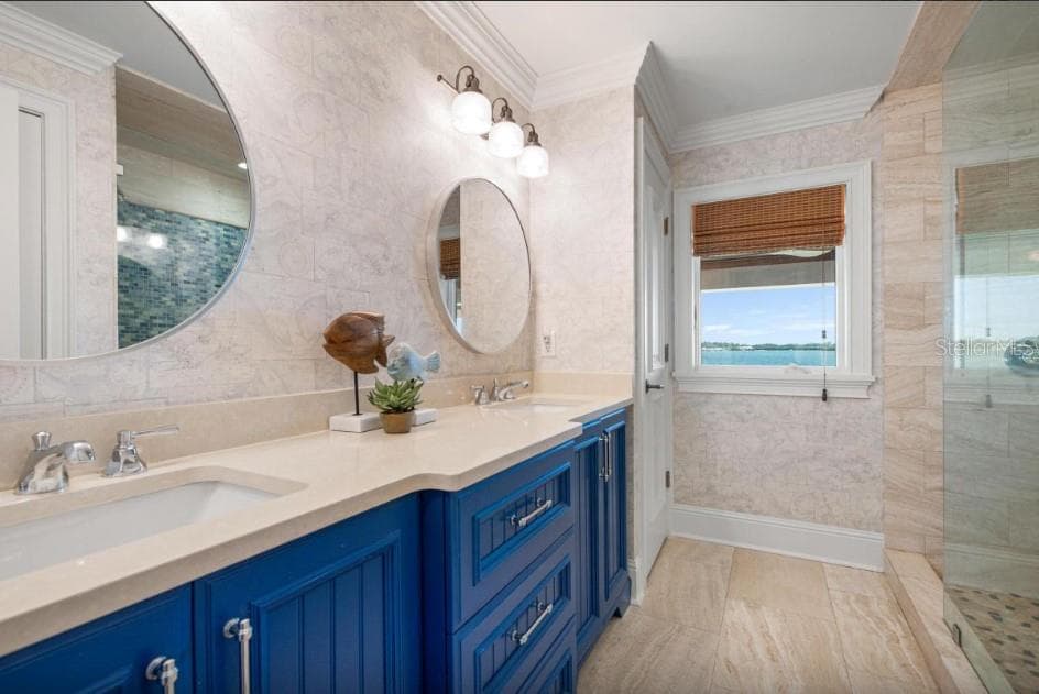 Mid level bathroom #1 - 110 10TH ST S, BRADENTON BEACH