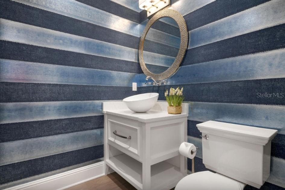 Upper level community half bath - 110 10TH ST S, BRADENTON BEACH
