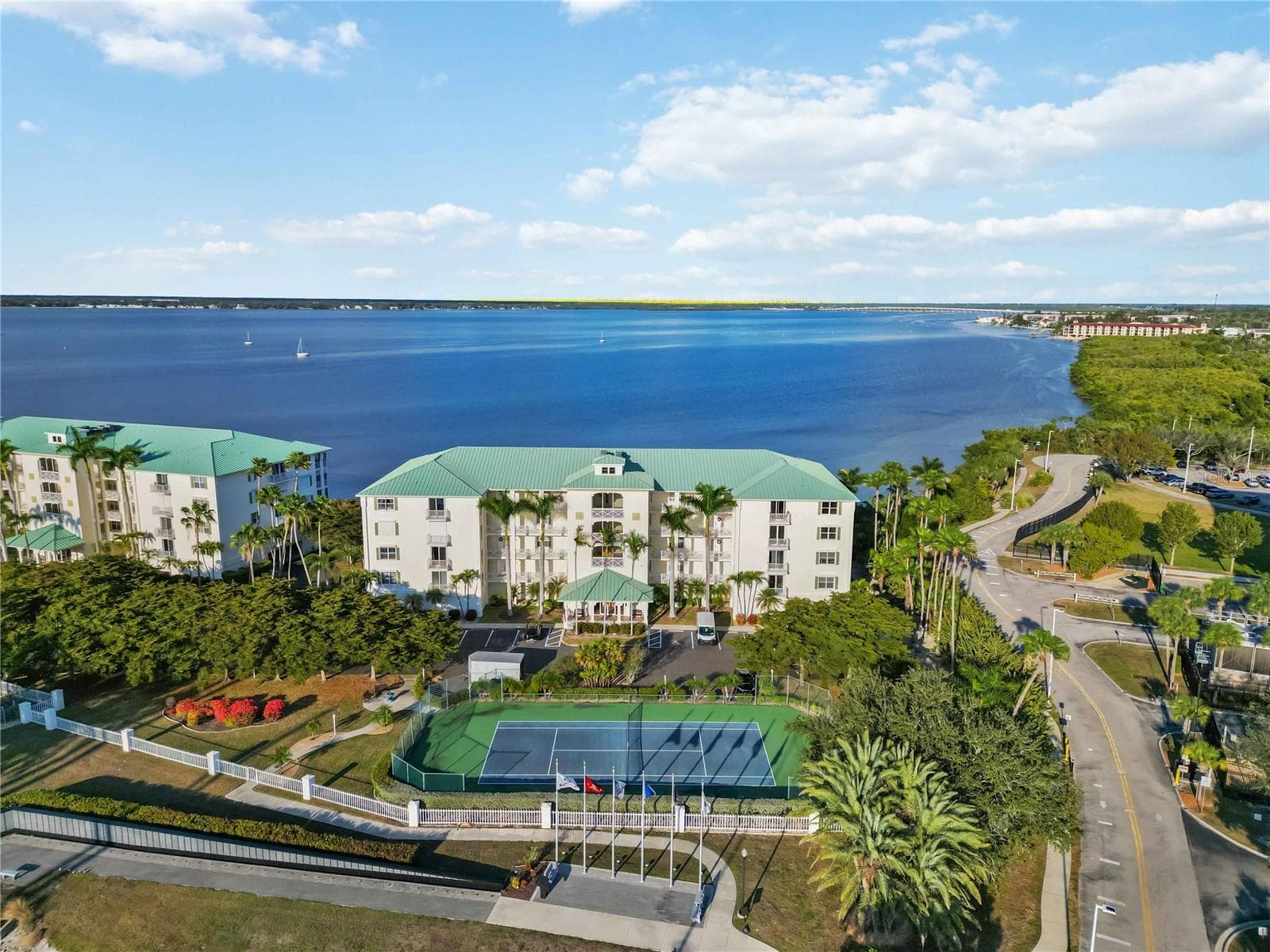 200 HARBOR WALK DR #322