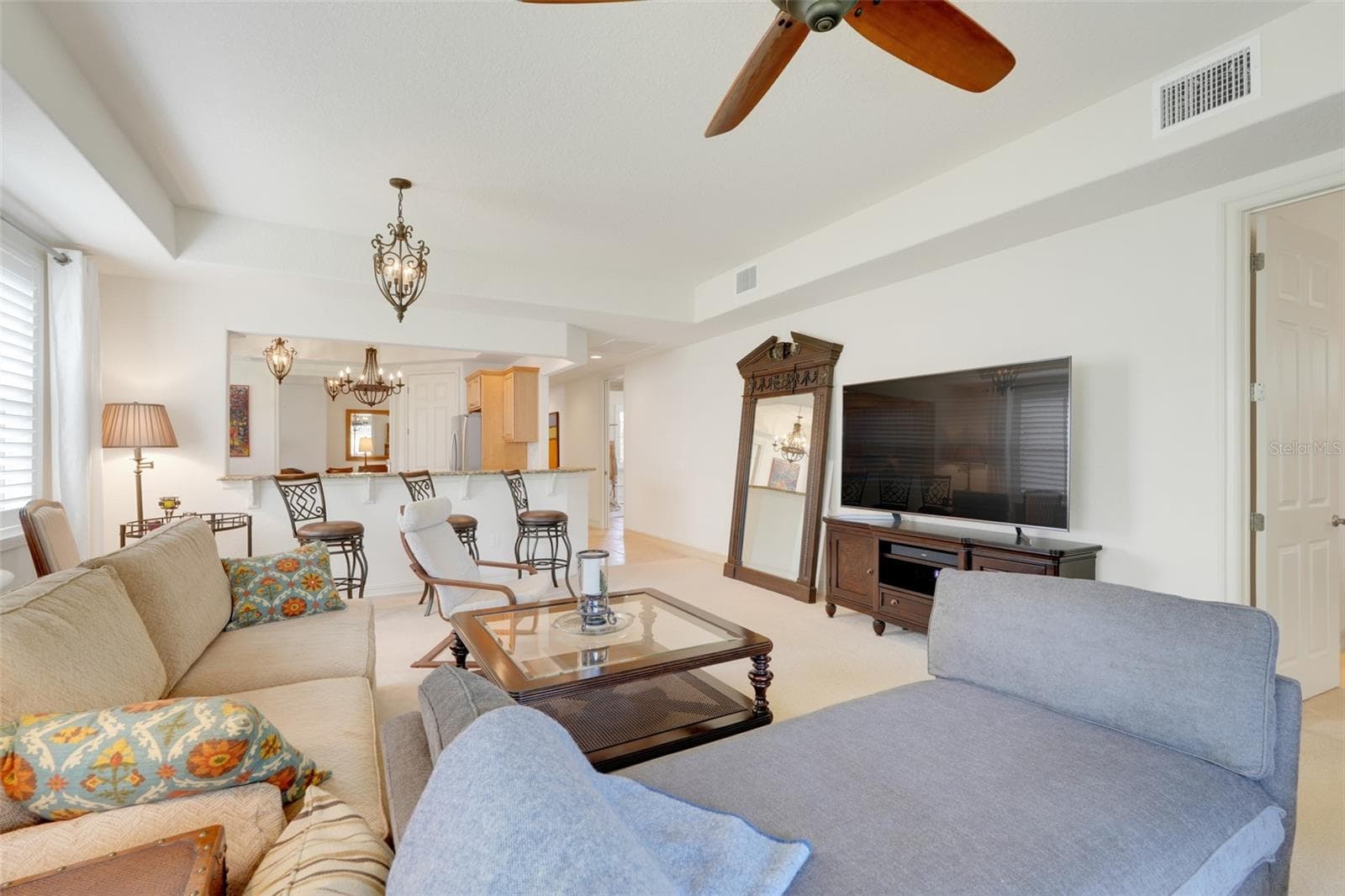 Living room combined with kitchen - 26206 AVENIDA LAS COLINAS #4A, HOWEY IN THE HILLS