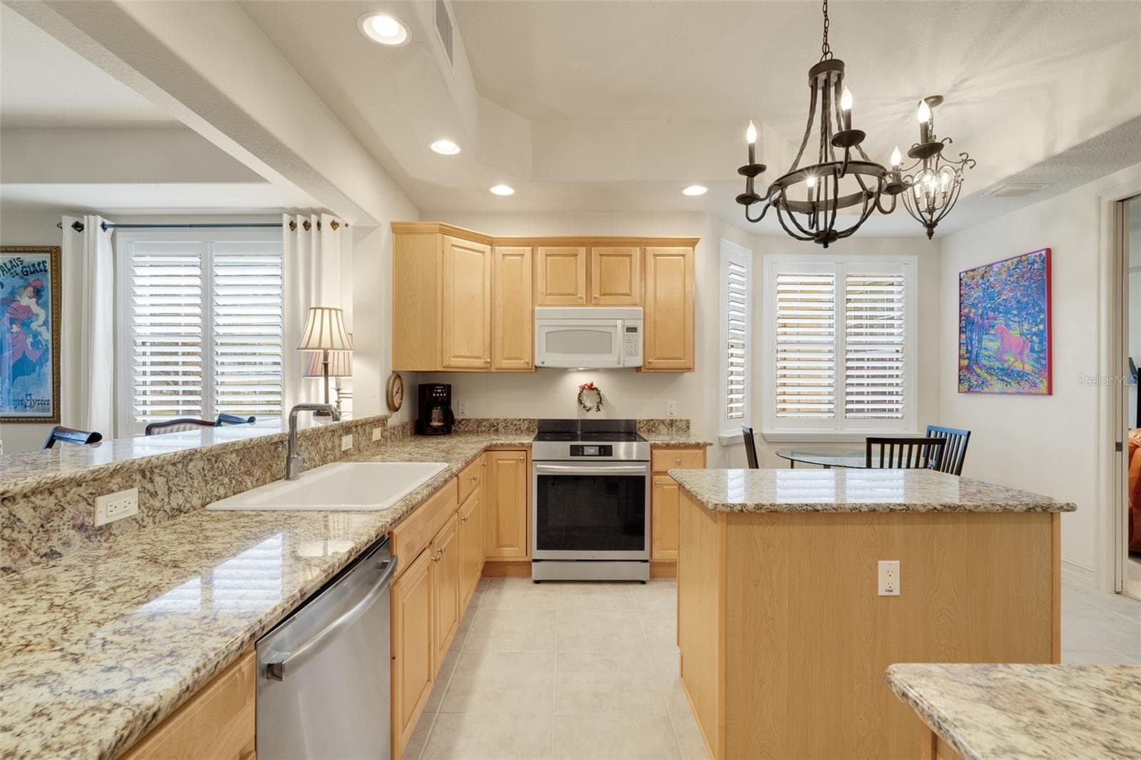 Spacious kitchen with 1 yr old electric range - 26206 AVENIDA LAS COLINAS #4A, HOWEY IN THE HILLS