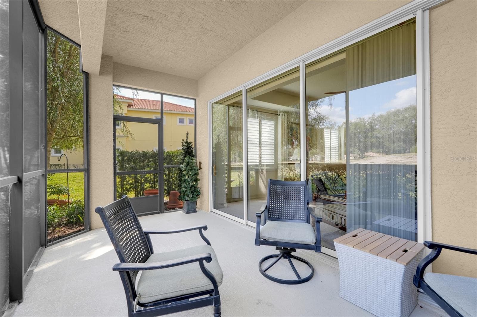 Spacious 8'5" X 17' X 4" Screened in patio. - 26206 AVENIDA LAS COLINAS #4A, HOWEY IN THE HILLS