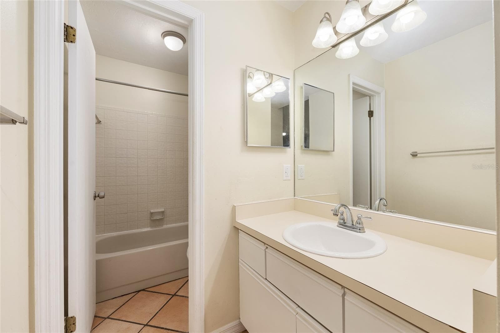 Condominium at 345 NW 48TH BLVD #K, GAINESVILLE, photo 38 of 50