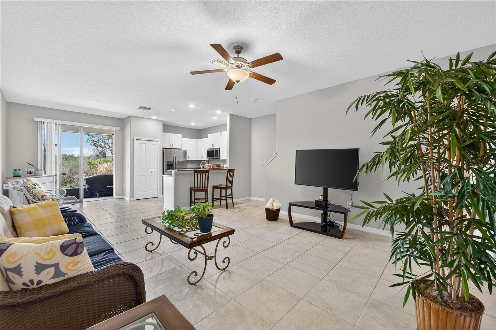 Townhouse at 15519 PRESTWICK ROSE PL, SUN CITY CENTER, photo 8 of 48