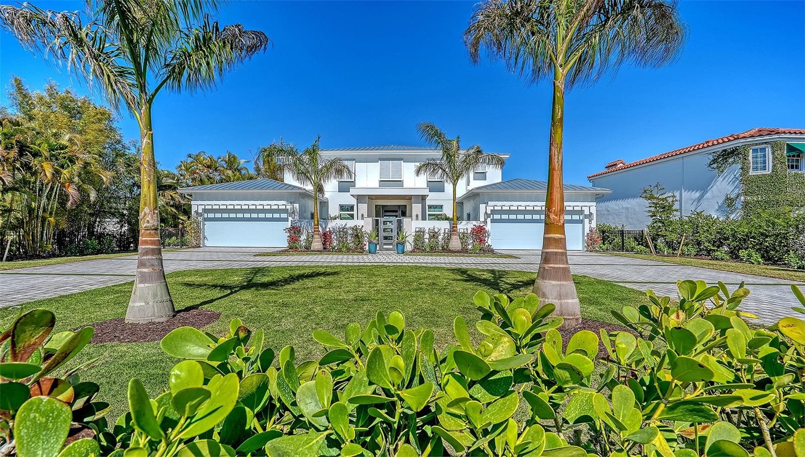 Very Deep Lot - 1521 S LAKE SHORE DR, SARASOTA