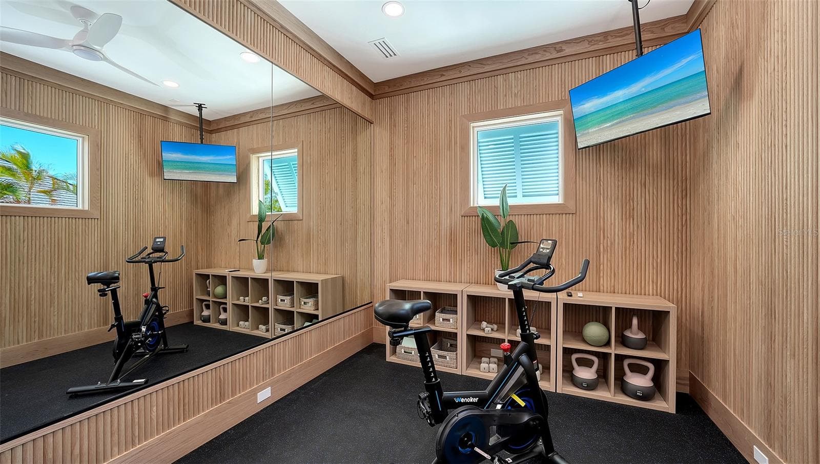 Private gym with stacking washer/dryer - 1521 S LAKE SHORE DR, SARASOTA