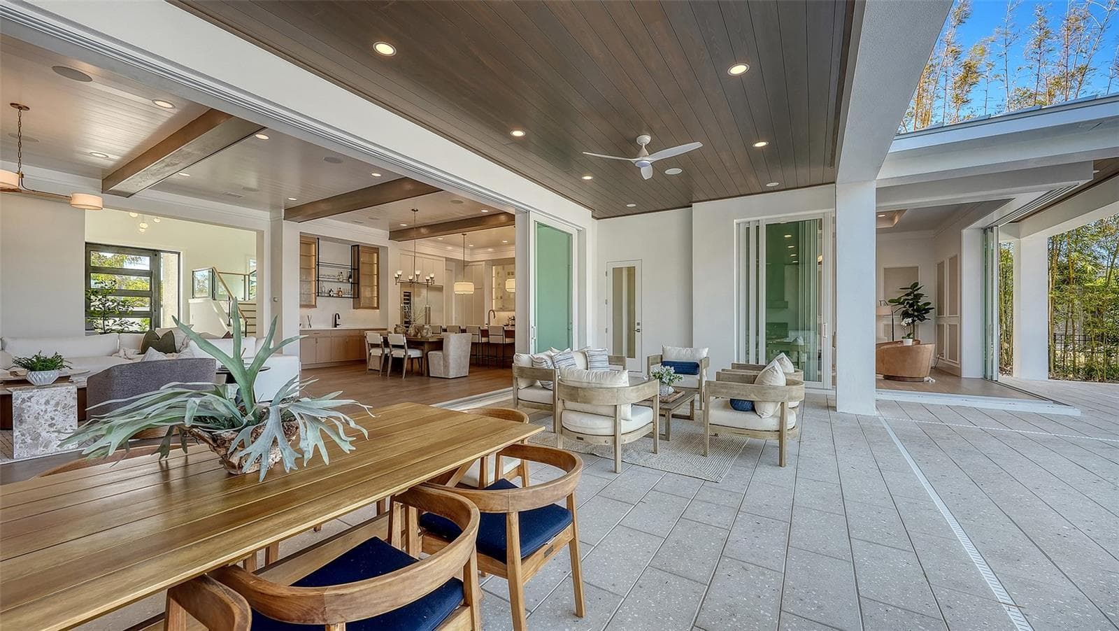 1 of 3 covered outdoor patios - 1521 S LAKE SHORE DR, SARASOTA