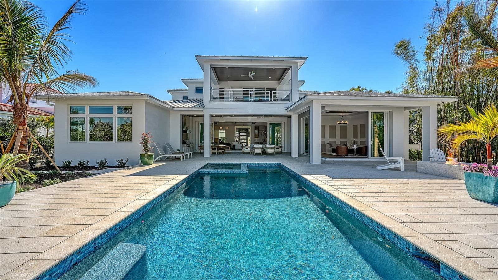 Pool and spa with Fountain - 1521 S LAKE SHORE DR, SARASOTA