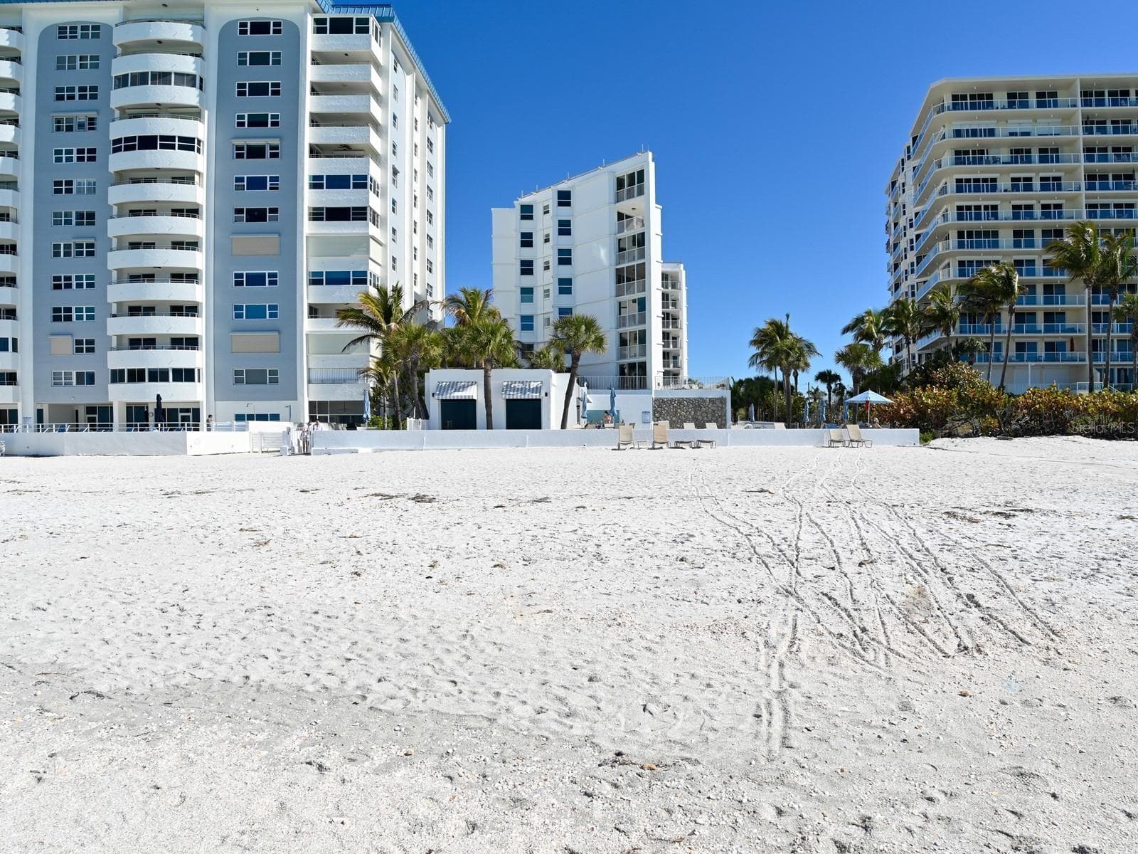 Condominium at 1770 BENJAMIN FRANKLIN DR #206, SARASOTA, photo 4 of 100