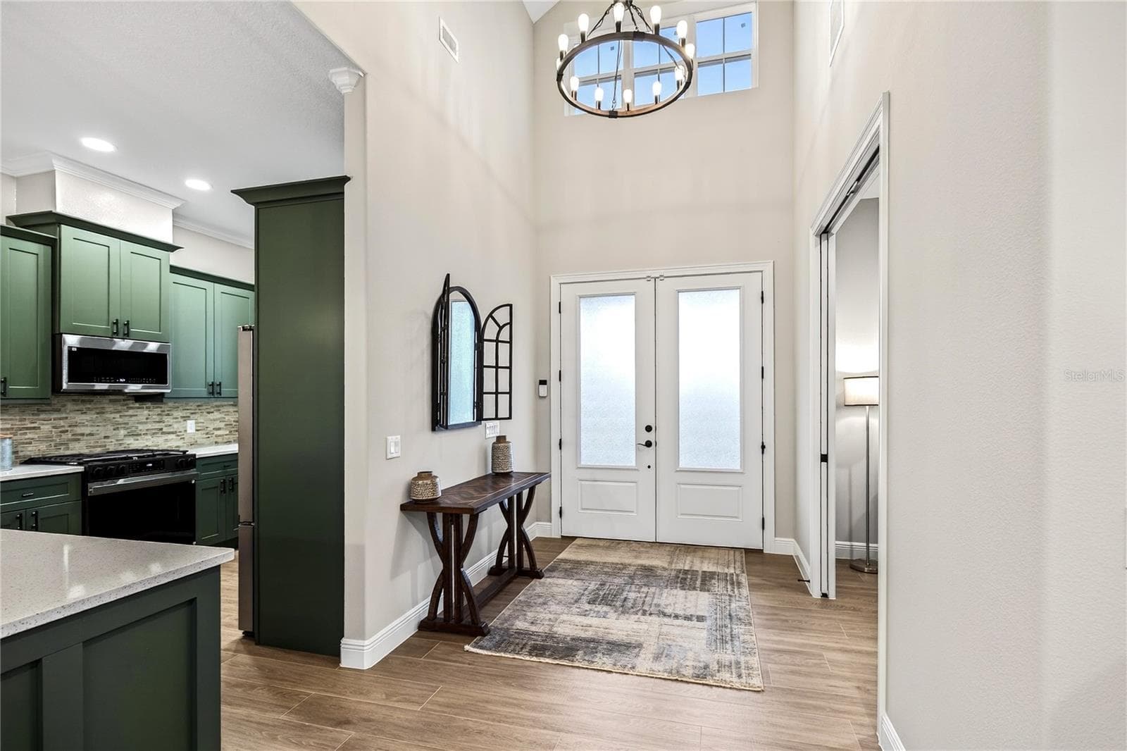 Foyer/Kitchen - SHORELINE RANCH, UMATILLA