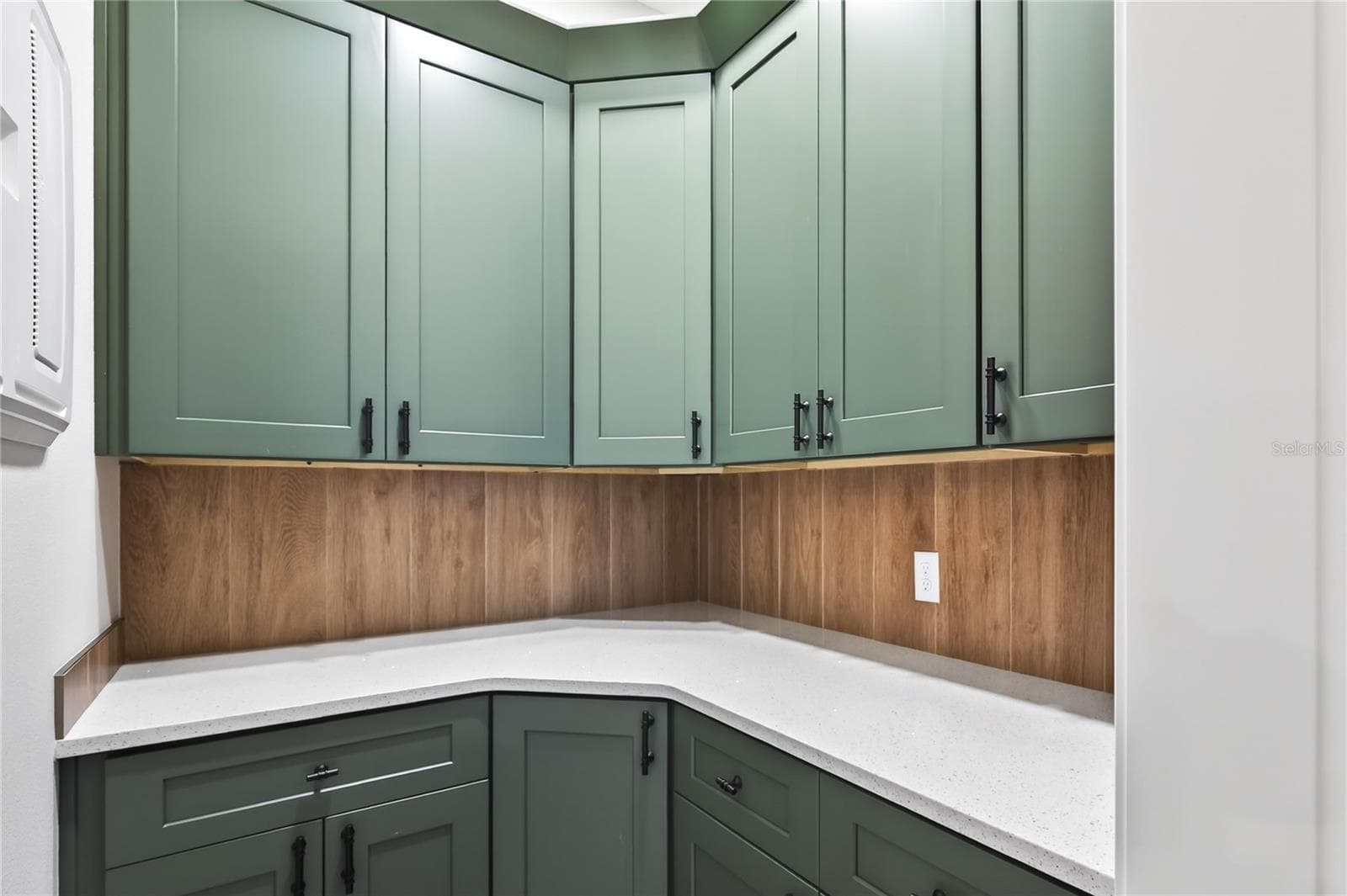Pantry - SHORELINE RANCH, UMATILLA