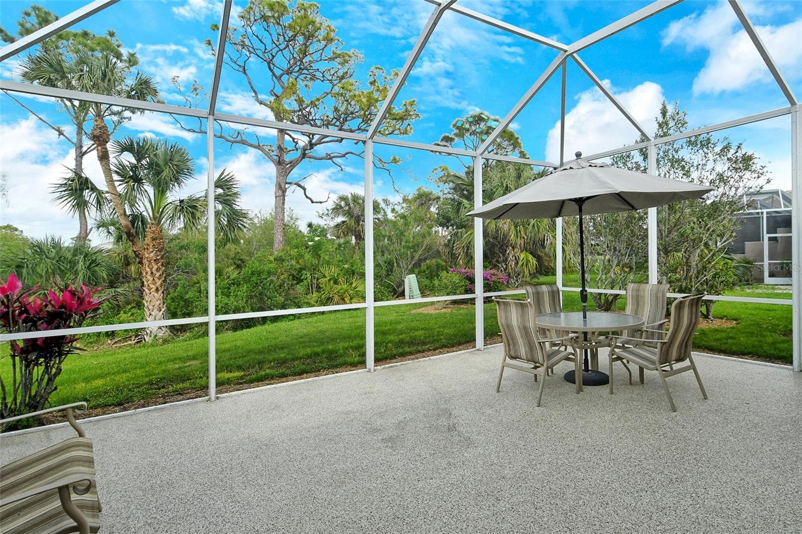Single Family Residence at 9411 FOREST HILLS CIR, SARASOTA, photo 7 of 51