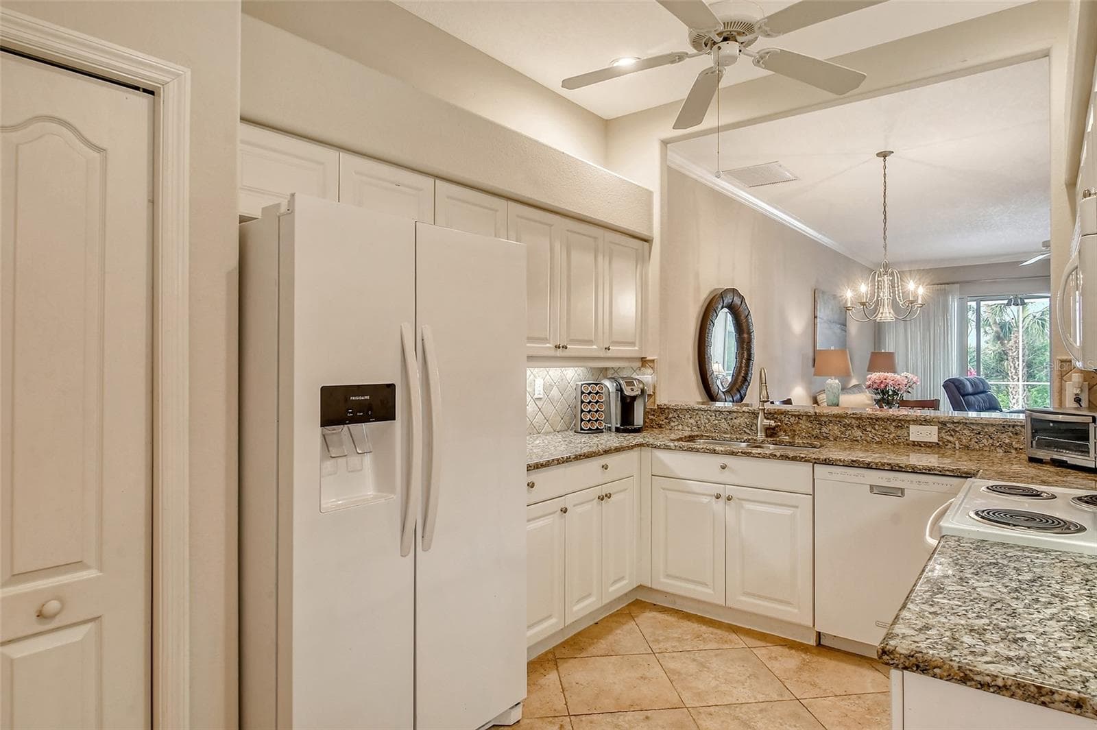 Single Family Residence at 9411 FOREST HILLS CIR, SARASOTA, photo 16 of 51
