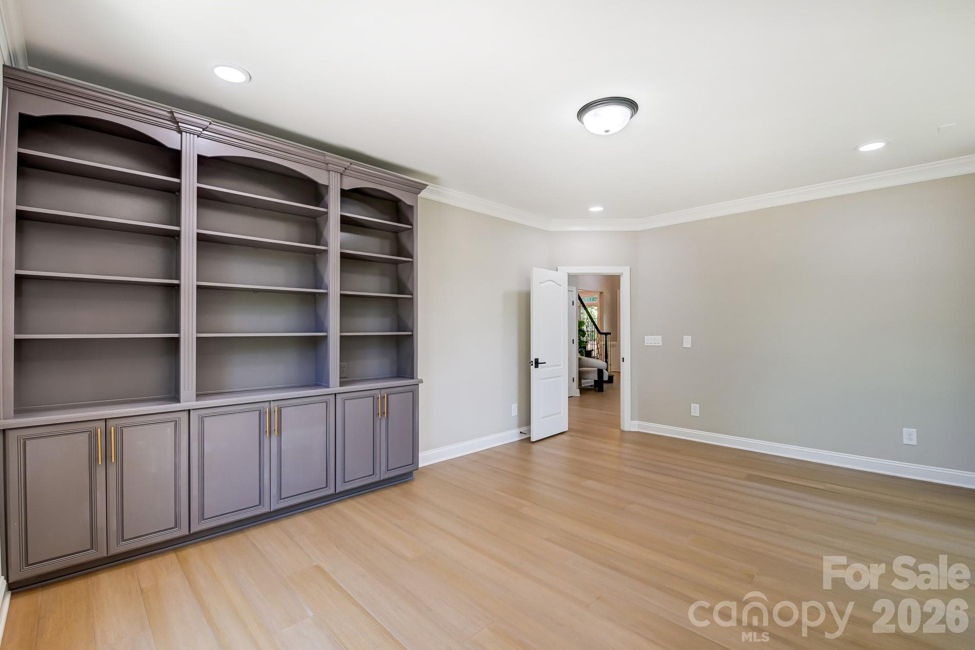 Single Family Residence at 8707 Fairview Road, Charlotte, photo 16 of 27