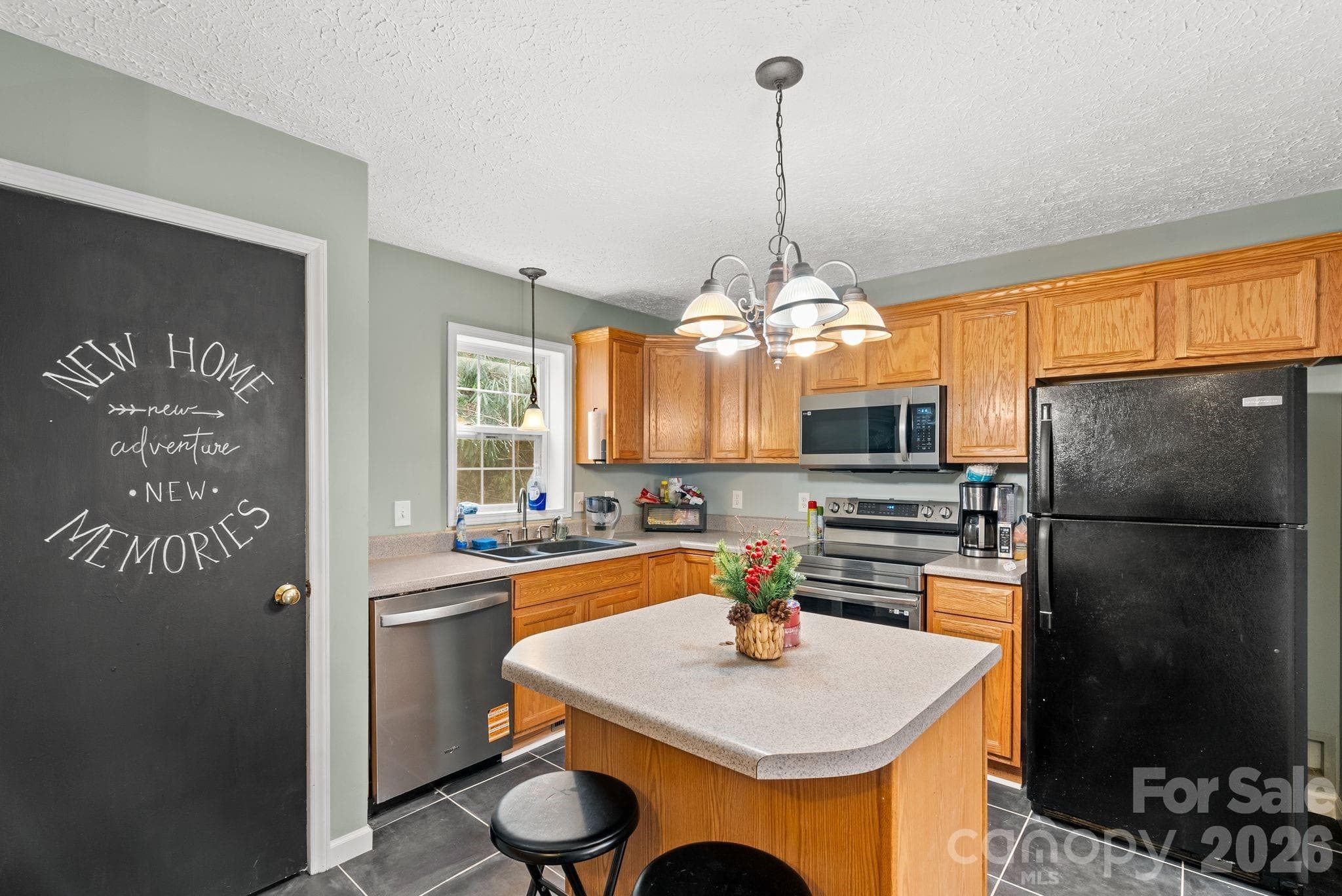 Single Family Residence at Clyde, photo 6 of 31
