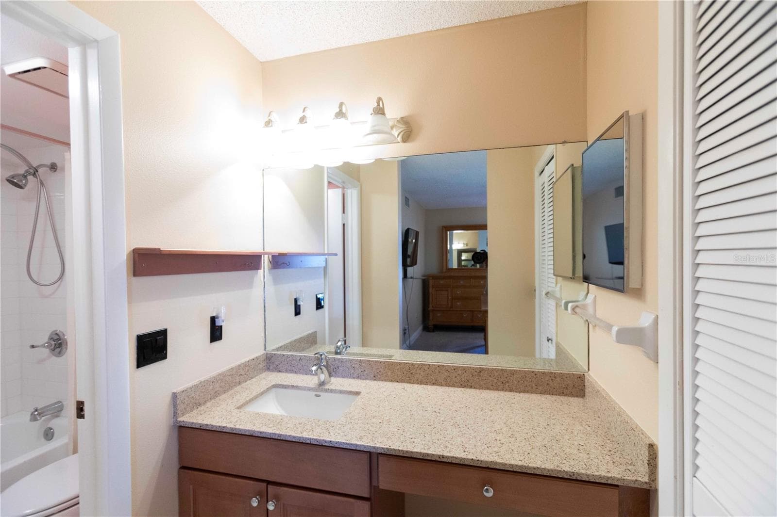Condominium at 5712 BISCAYNE CT #101, NEW PORT RICHEY, photo 19 of 52