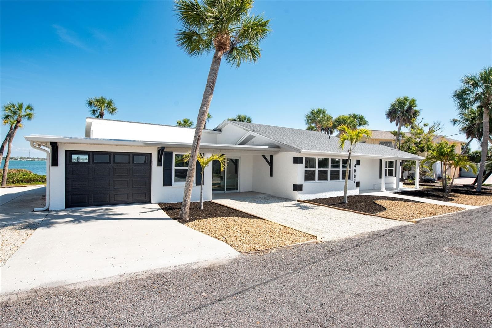 Single Family Residence at 4087 PELICAN SHORES CIR, ENGLEWOOD, photo 4 of 96