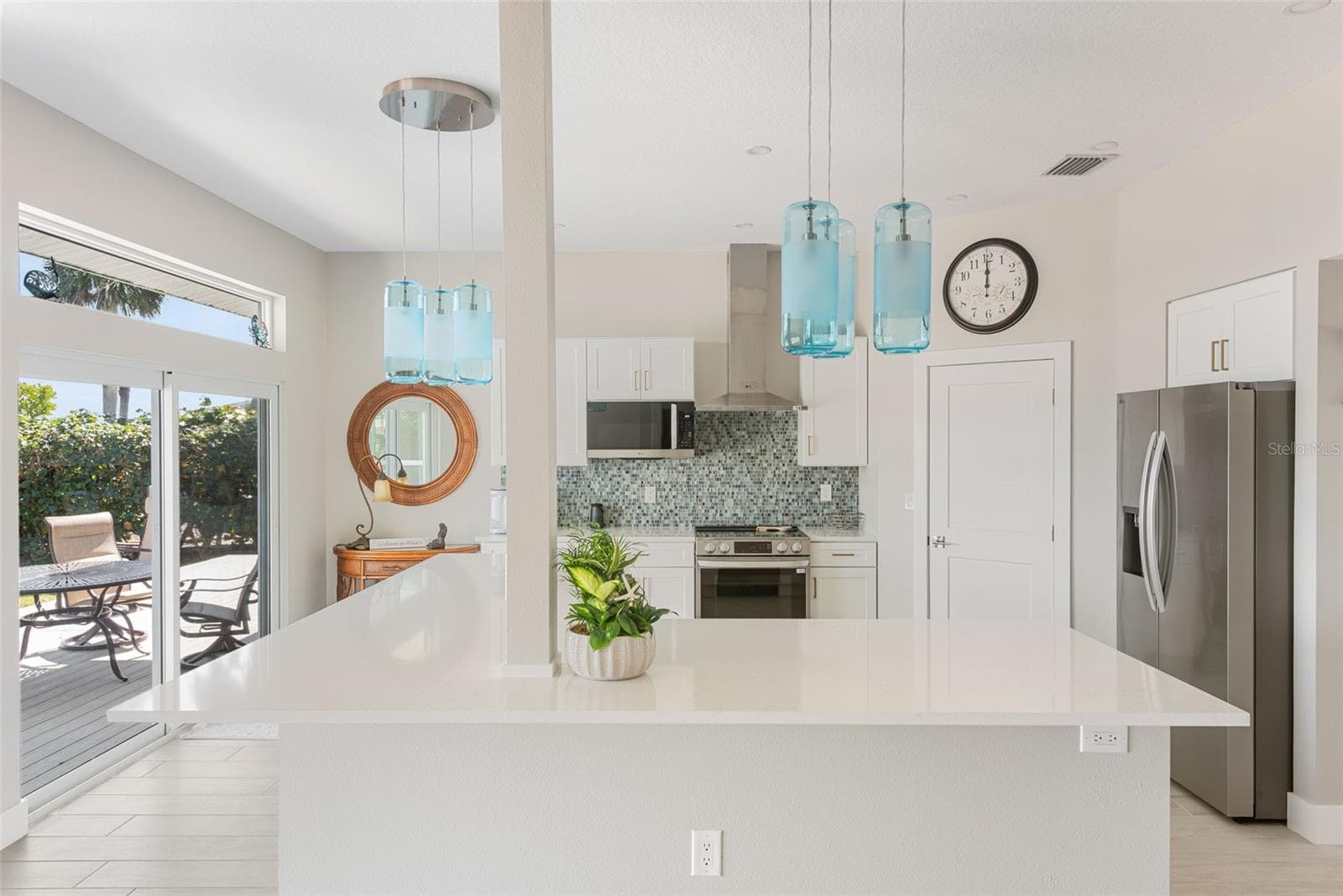 Single Family Residence at 4087 PELICAN SHORES CIR, ENGLEWOOD, photo 11 of 96