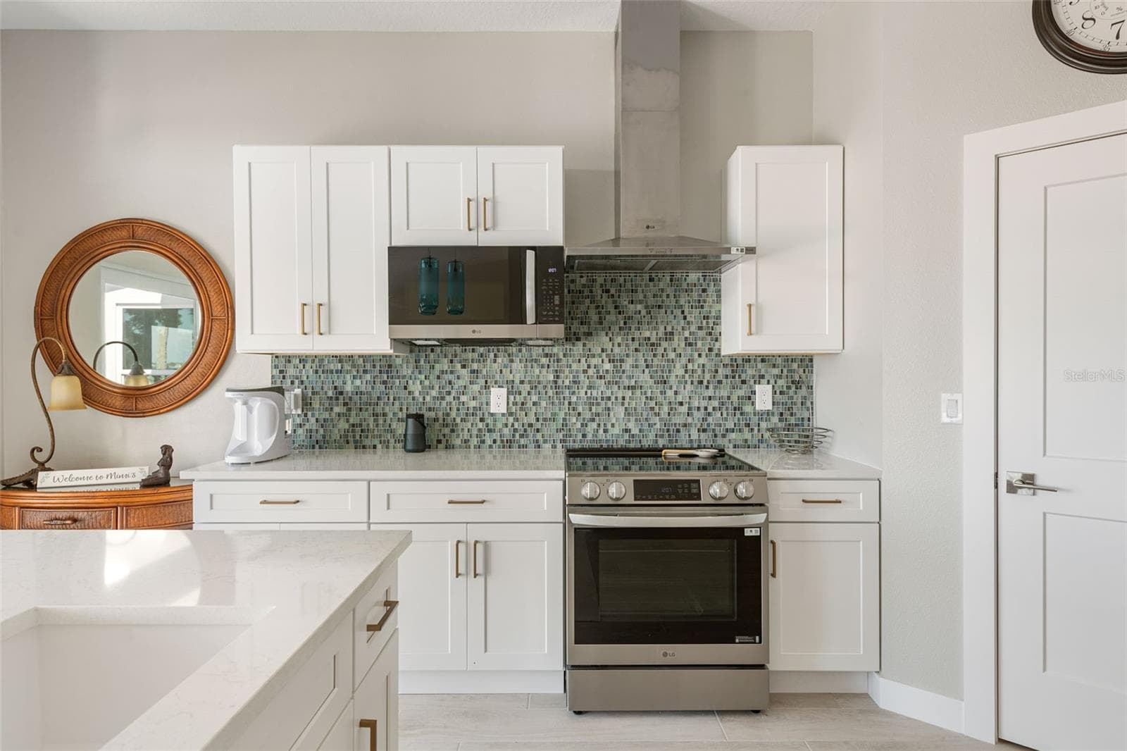 Single Family Residence at 4087 PELICAN SHORES CIR, ENGLEWOOD, photo 12 of 96