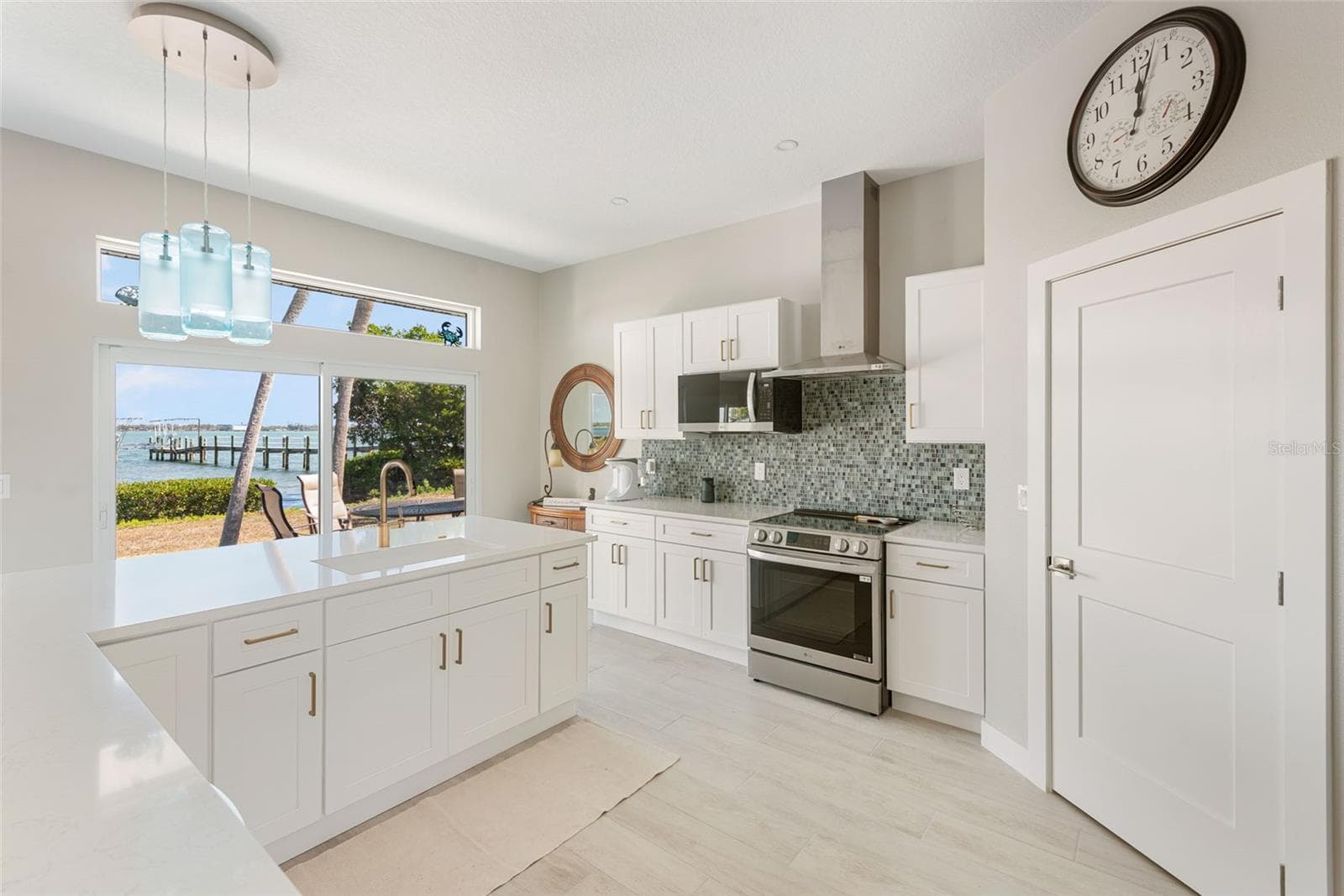 Single Family Residence at 4087 PELICAN SHORES CIR, ENGLEWOOD, photo 14 of 96
