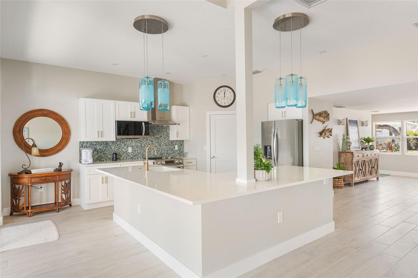 Single Family Residence at 4087 PELICAN SHORES CIR, ENGLEWOOD, photo 18 of 96