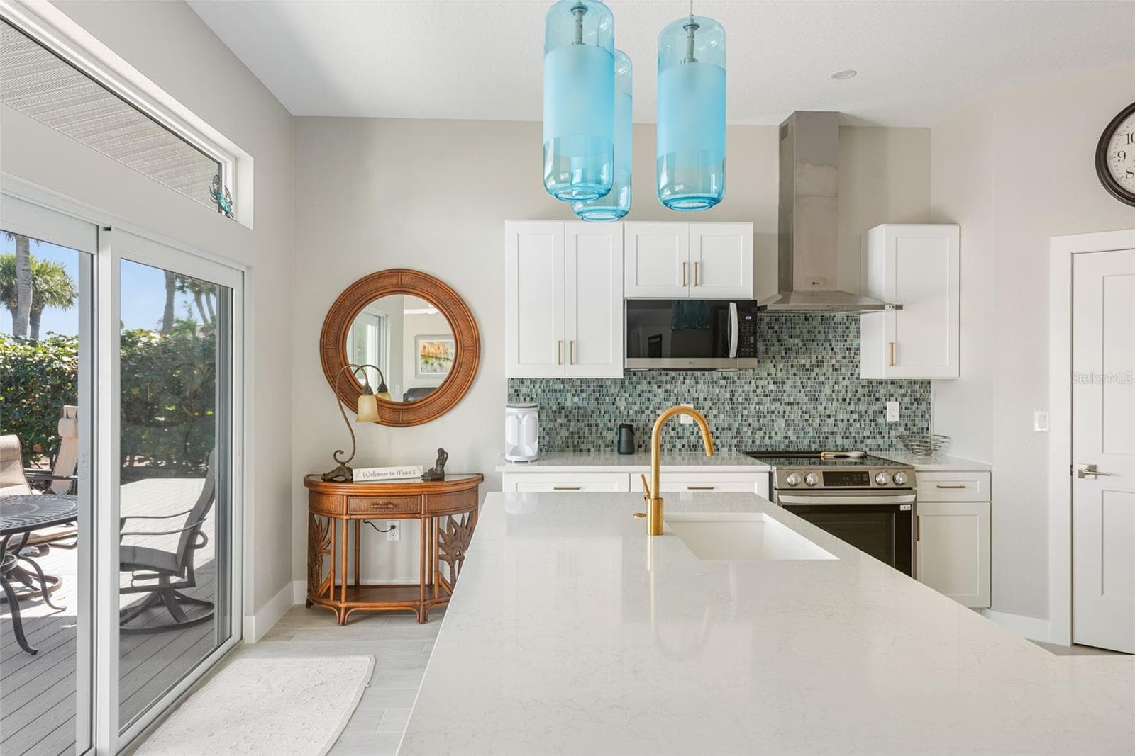 Single Family Residence at 4087 PELICAN SHORES CIR, ENGLEWOOD, photo 19 of 96