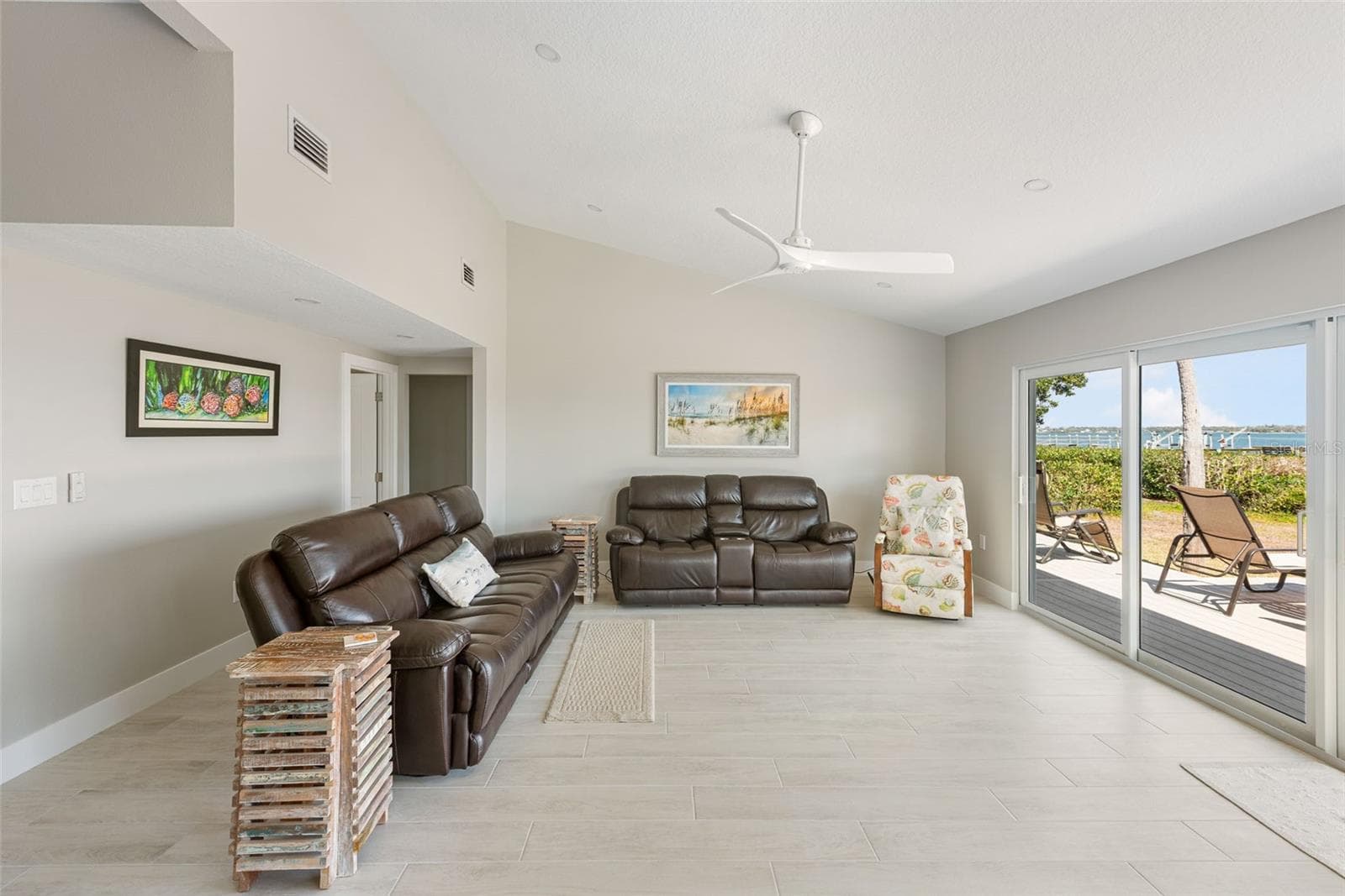 Single Family Residence at 4087 PELICAN SHORES CIR, ENGLEWOOD, photo 26 of 96