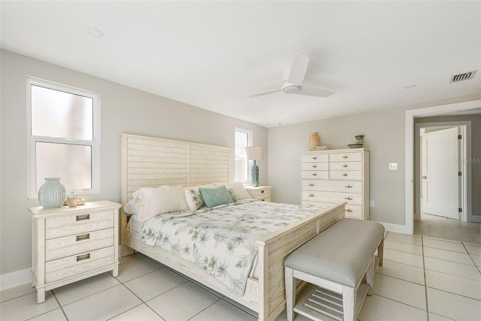 Single Family Residence at 4087 PELICAN SHORES CIR, ENGLEWOOD, photo 33 of 96