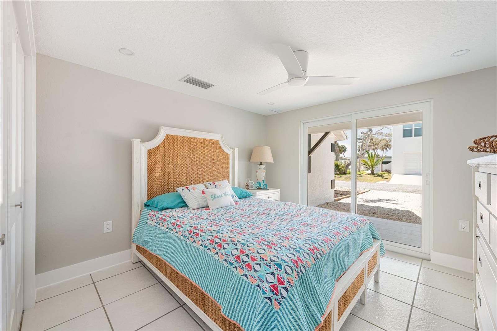 Single Family Residence at 4087 PELICAN SHORES CIR, ENGLEWOOD, photo 47 of 96