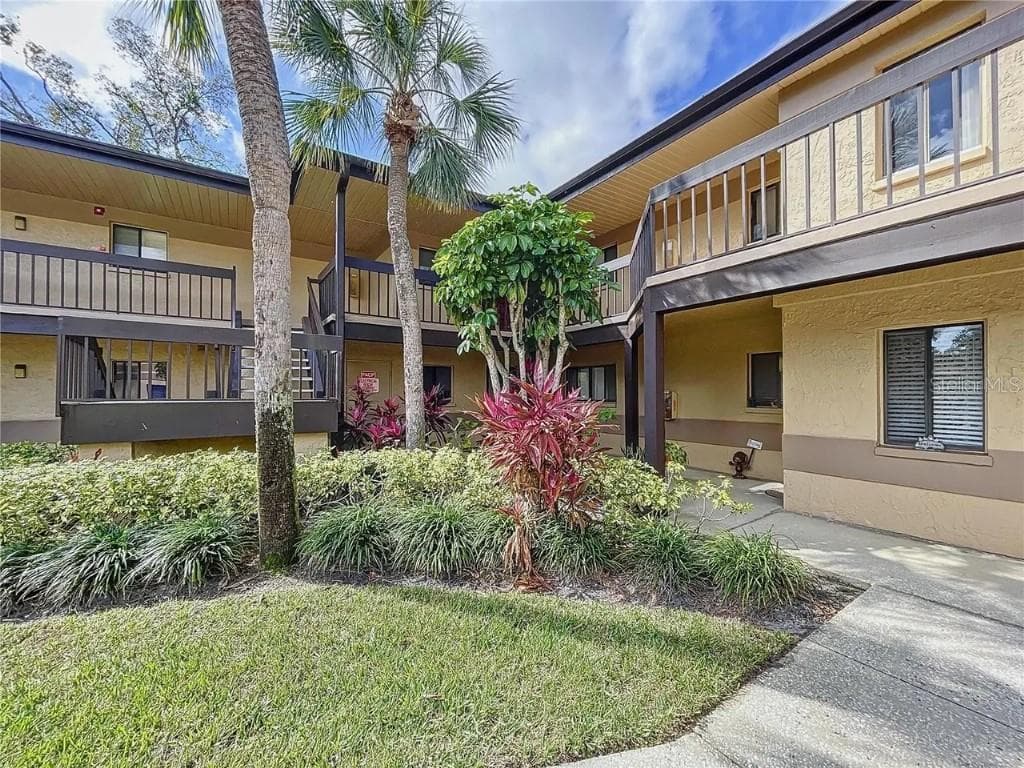 2679 SABAL SPRINGS CIR #102