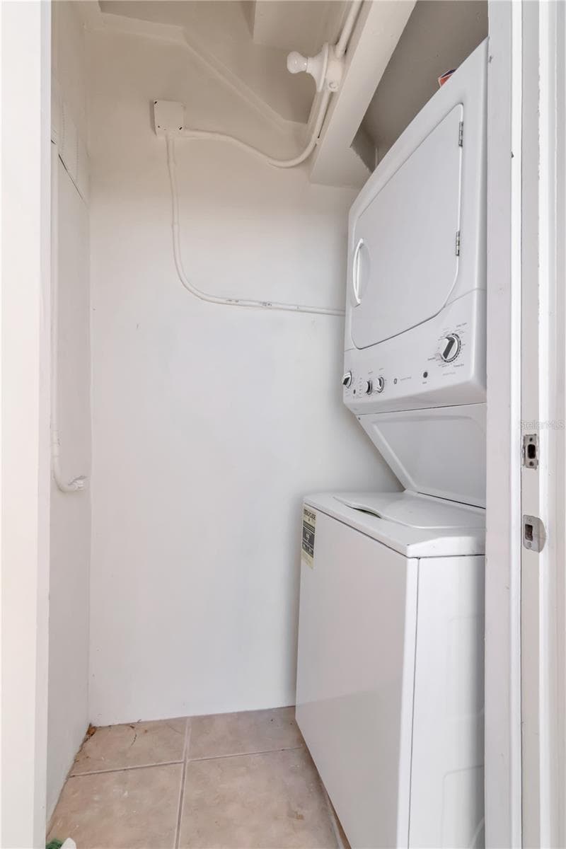 Washer and Dryer Outdoor Closet - 2675 ST JOSEPHS DR E #B, DUNEDIN