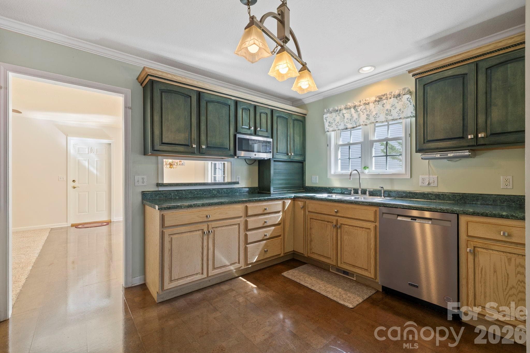 Single Family Residence at 372 Kingfisher Lane, Mills River, photo 7 of 28