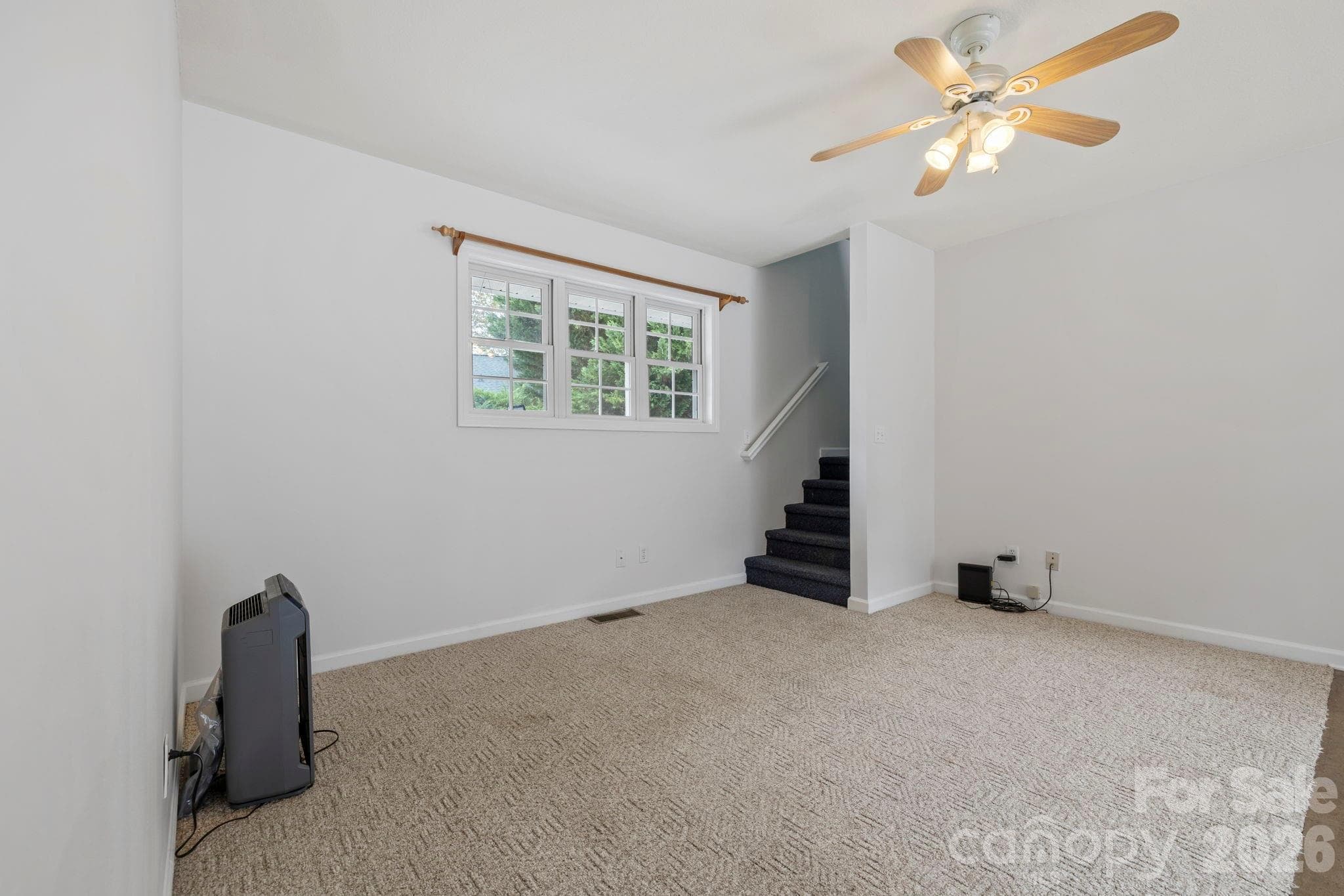 Single Family Residence at 372 Kingfisher Lane, Mills River, photo 13 of 28
