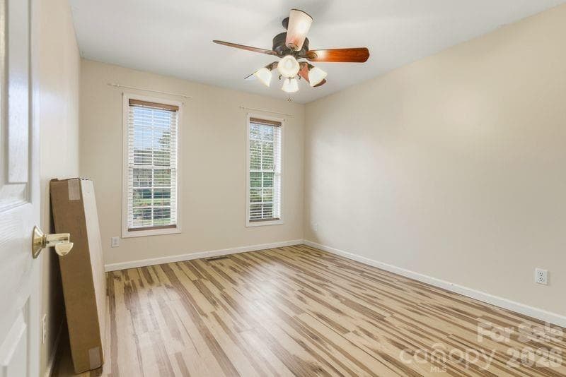 Single Family Residence at 372 Kingfisher Lane, Mills River, photo 17 of 28