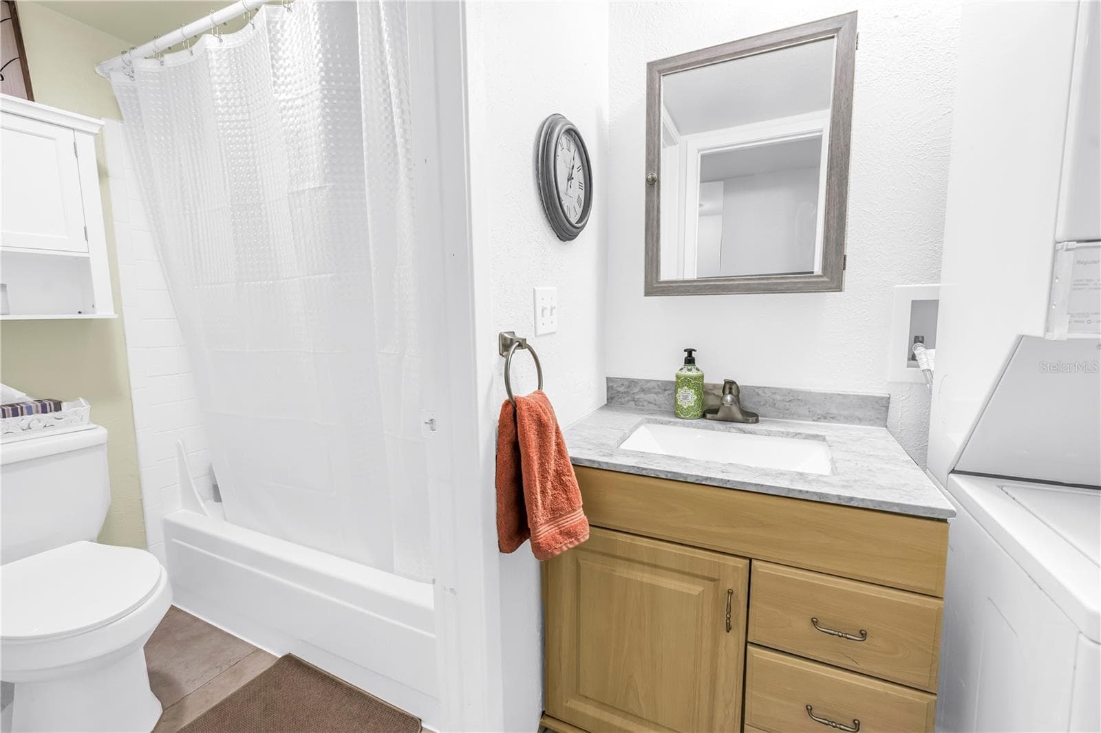 tub and shower - 3620 41ST WAY S #F, ST PETERSBURG