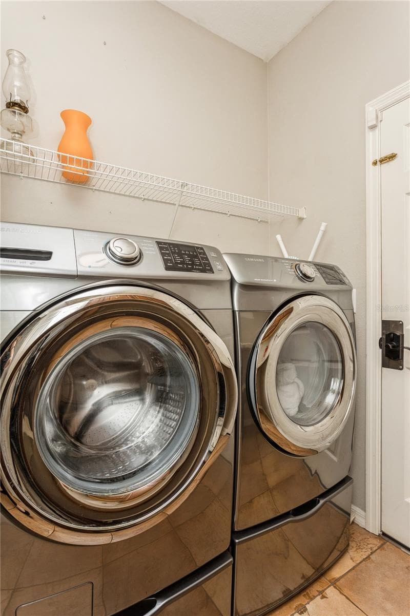 Laundry Room - 1433 EMERALD HILL WAY, VALRICO