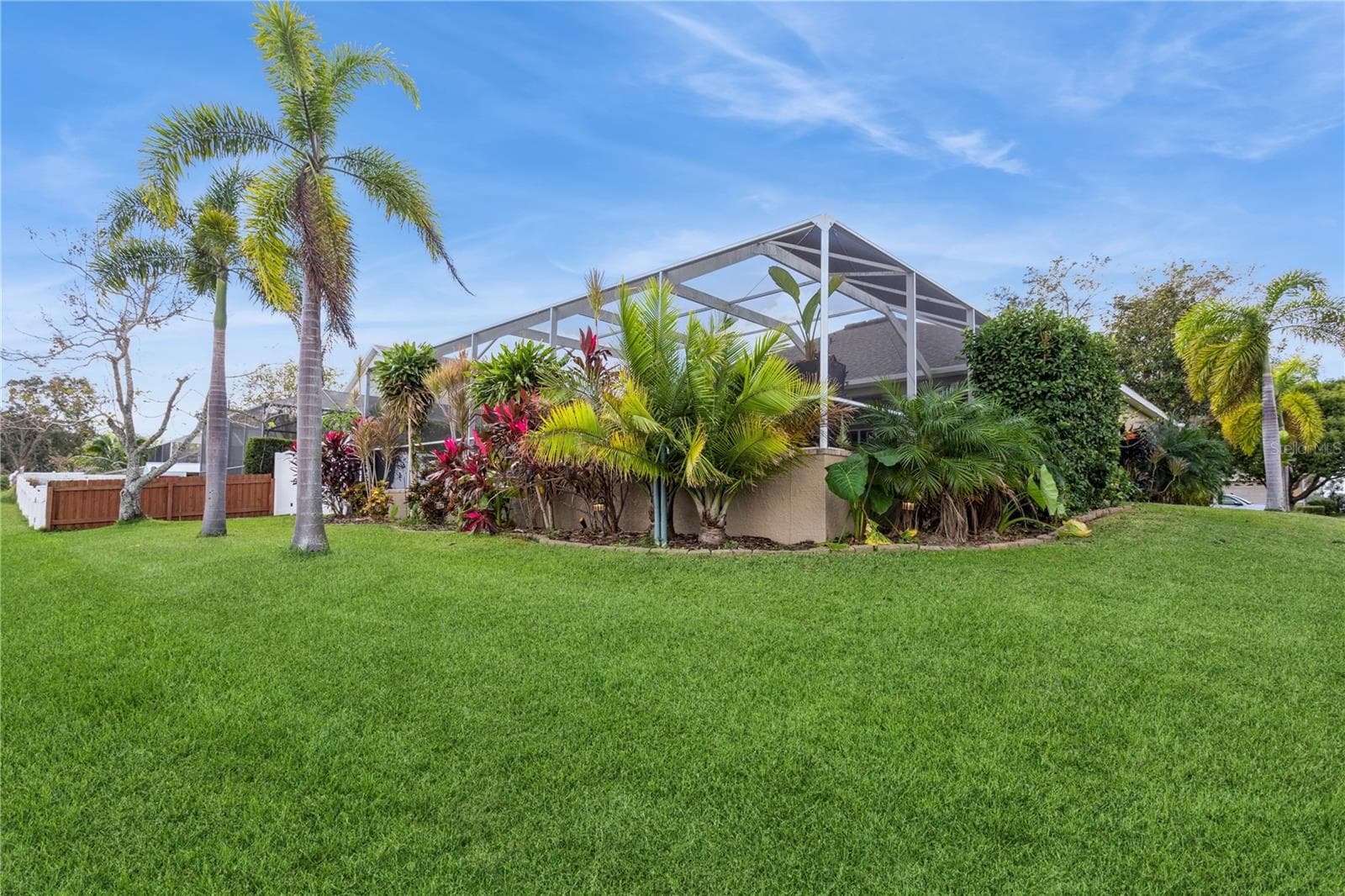 Yard View 2 - 1433 EMERALD HILL WAY, VALRICO