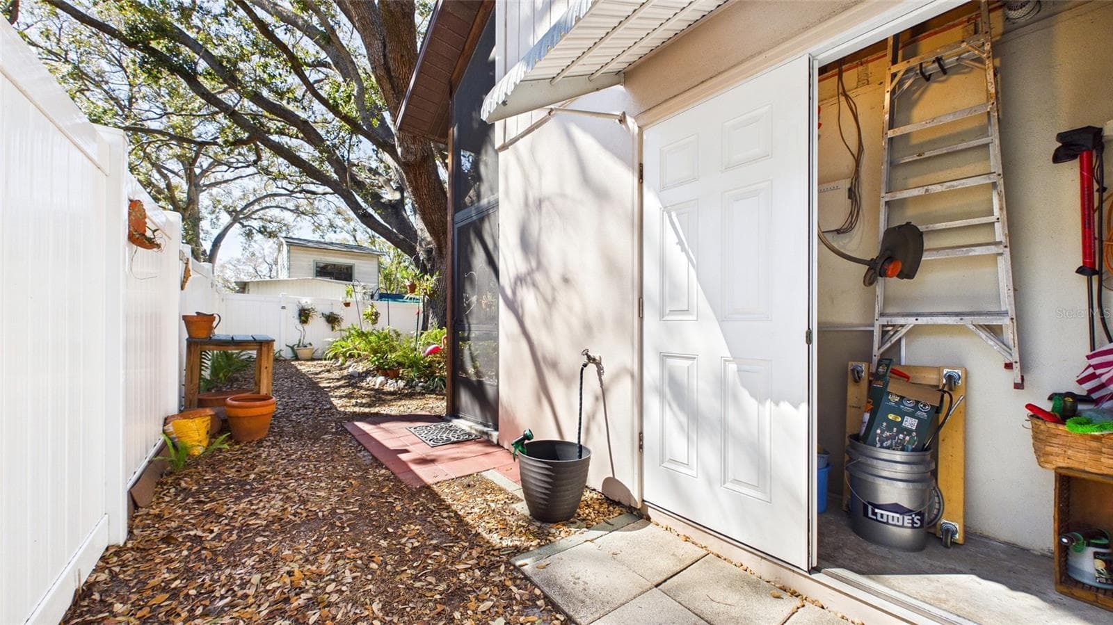 Single Family Residence at 4319 S CAMERON AVE, TAMPA, photo 38 of 47