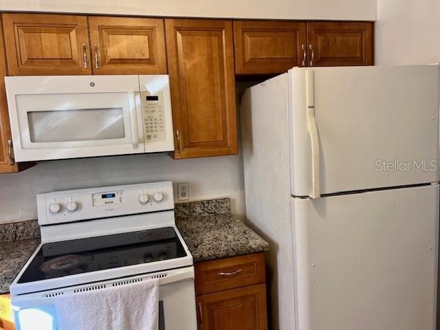 Updated Cabinets - 370 WINDMEADOWS ST #370, ALTAMONTE SPRINGS