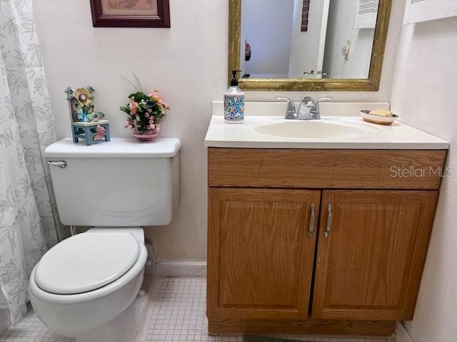 Single Sink & Medicine Cabinet - 370 WINDMEADOWS ST #370, ALTAMONTE SPRINGS