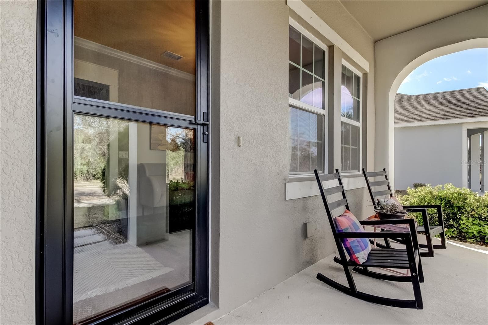 Single Family Residence at 11403 QUIET FOREST DR, TAMPA, photo 4 of 47