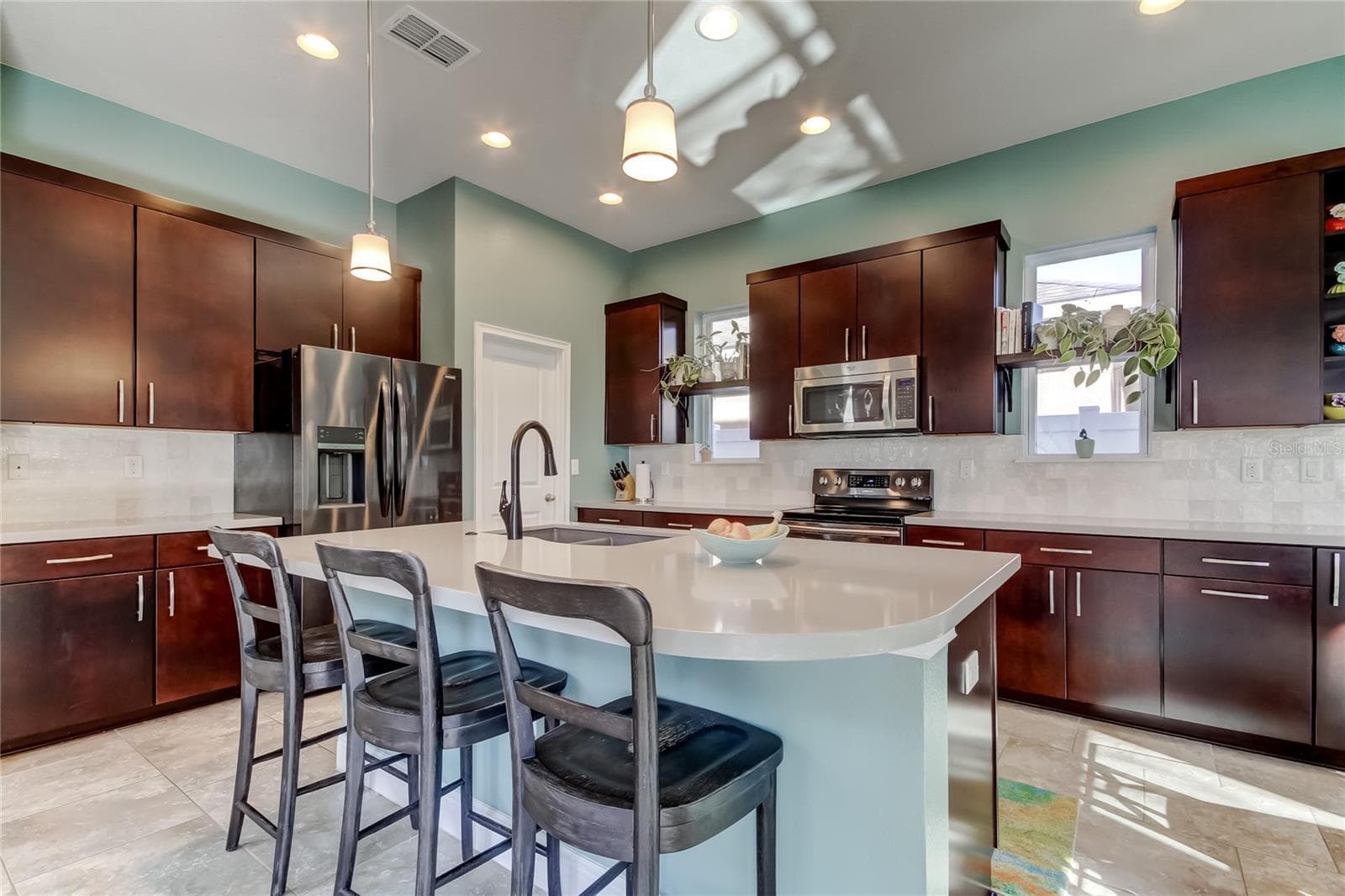Single Family Residence at 11403 QUIET FOREST DR, TAMPA, photo 13 of 47
