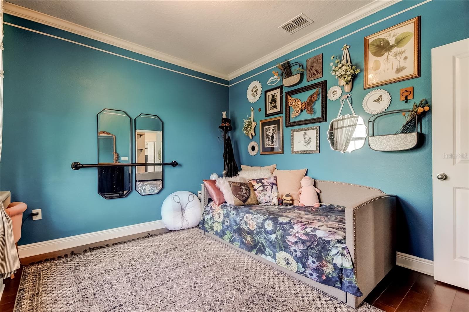 Single Family Residence at 11403 QUIET FOREST DR, TAMPA, photo 36 of 47