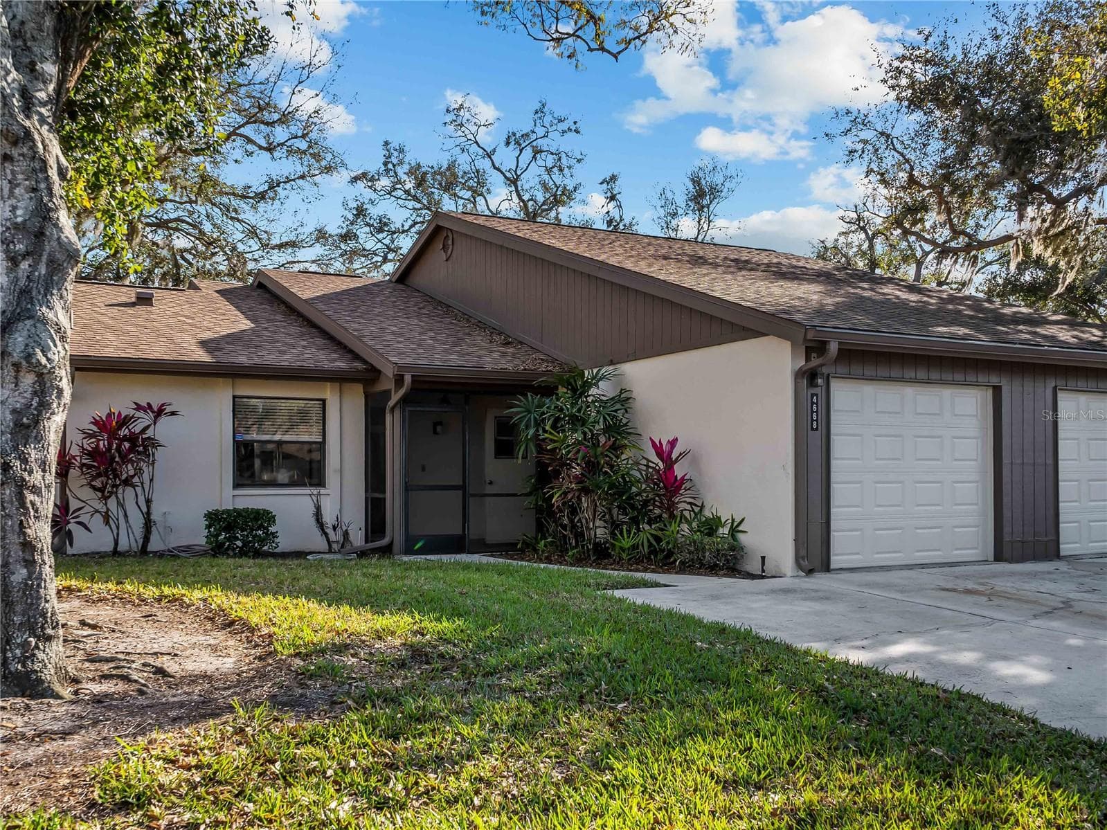 Villa at 4668 OAK HILL LN #40, SARASOTA, photo 2 of 41