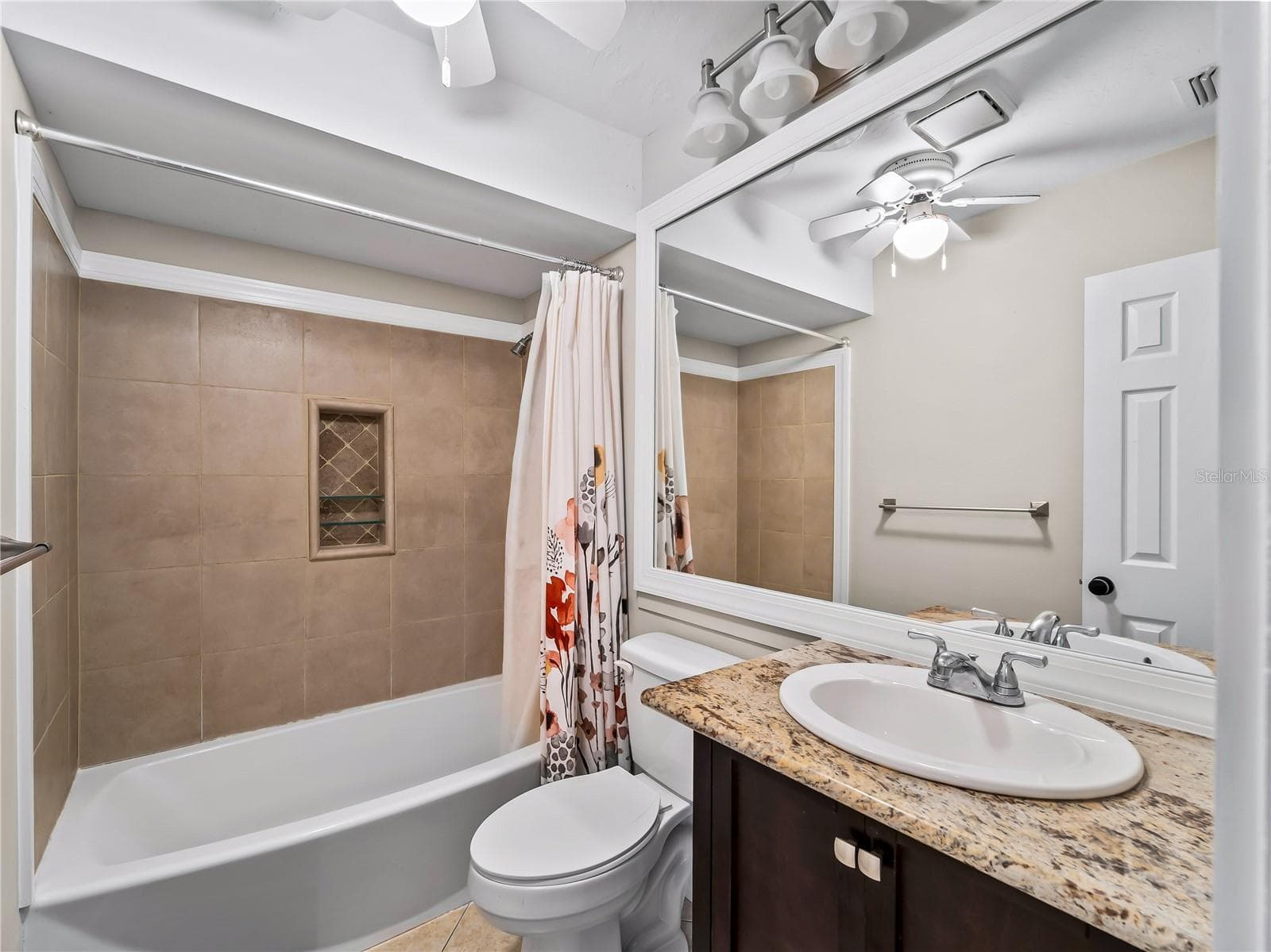 Villa at 4668 OAK HILL LN #40, SARASOTA, photo 11 of 41