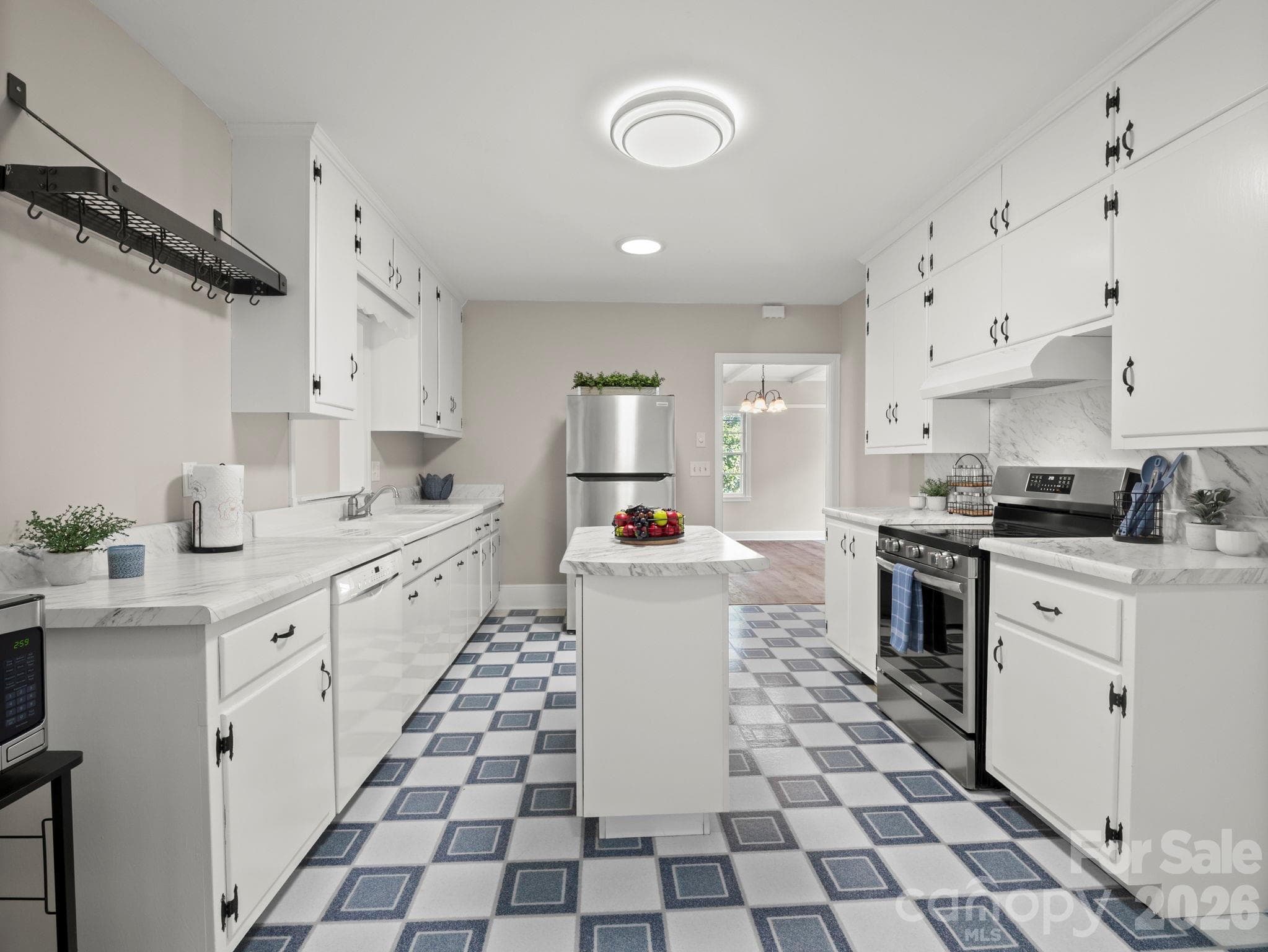 Kitchen - 204 Fernwood Drive, Rutherfordton