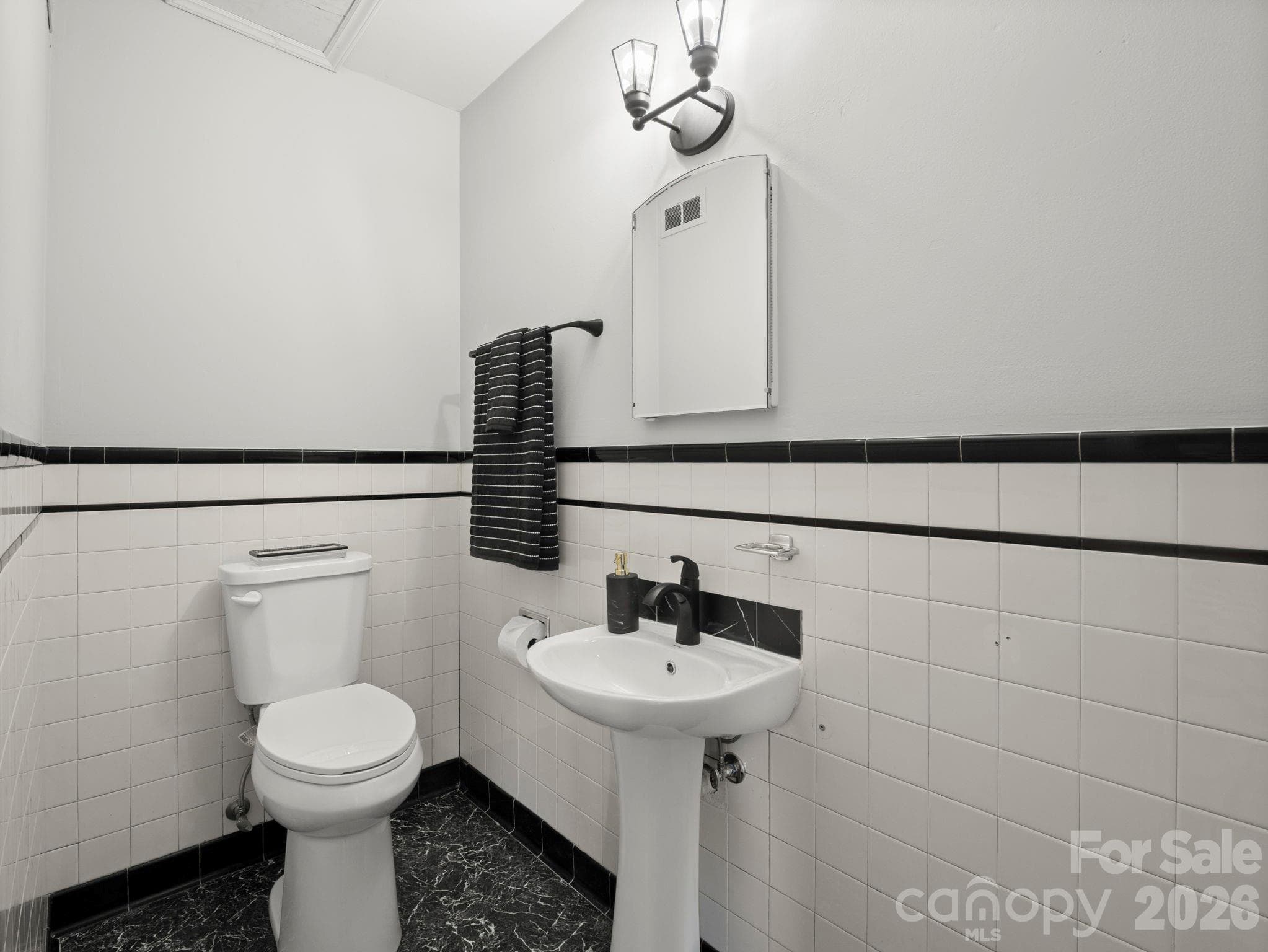Half bath - 204 Fernwood Drive, Rutherfordton