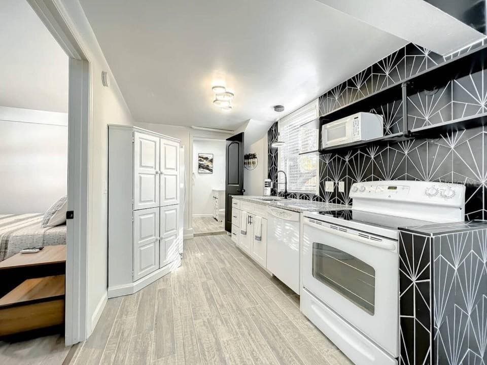 Triplex at 1829 HOLLENBECK DR, ORLANDO, photo 30 of 57